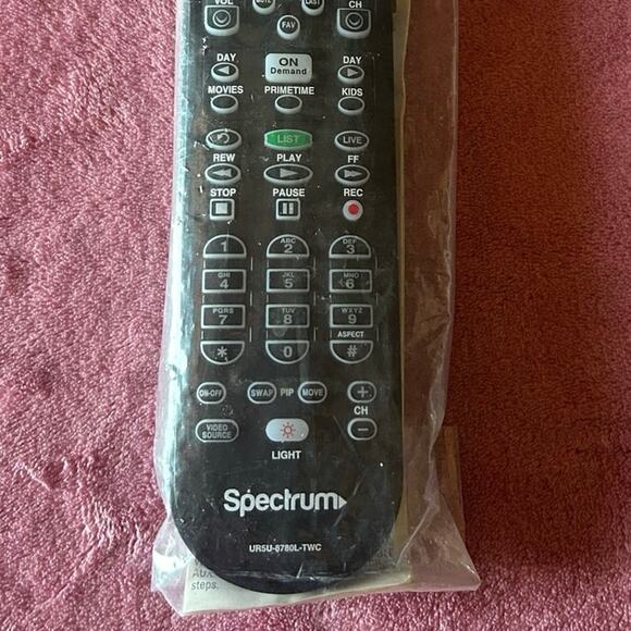 New Spectrum UR5U-8780L-TWC CLIKR-5 Cable Remote Control  (1A-03- 2OU5) - Picture 2 of 4